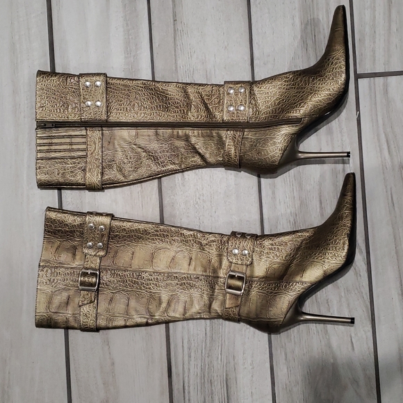 Go Max boots. - Picture 3 of 11